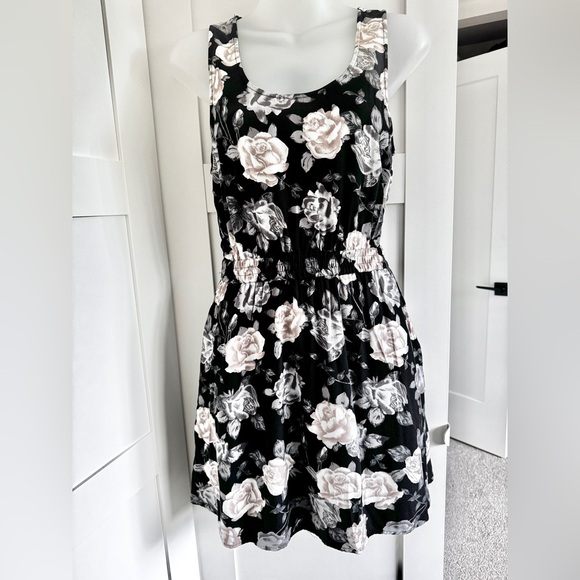 ARITZIA TALULA Roppongi Dress Floral Mini Dress Elastic Waist Black Size Small - Picture 4 of 14
